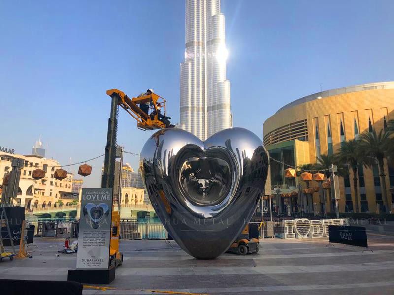 Mirror-reflection-heat-shape-stainless-steel-sculpture