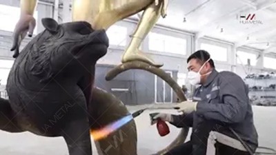 Partina Process Display i bronzeskulptur