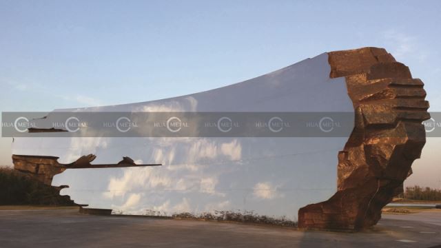 Stort rustfrit stål skulptur